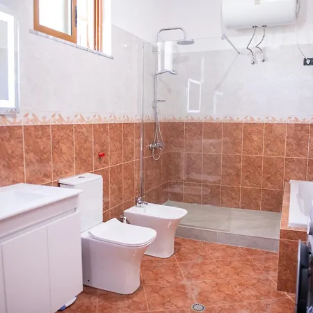 Apartment Ruhiges Und Karpen & Golem Bago